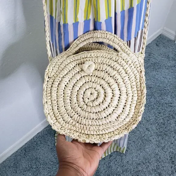 Small Beach Crossbody Rattan Straw Bag With Zipper - Picture 3 of 7